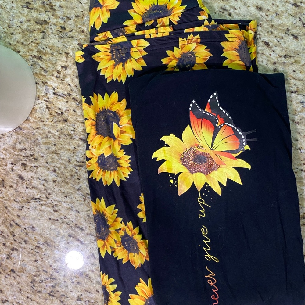 2 Pc Loungewear Set Butterfly Sunflower T Shirt & Sunflower Lounge Pants XL